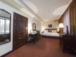 Отель Отель Ар Нуво Караганда Улучшенный двухместный номер с 1 кроватью или 2 отдельными кроватями-1